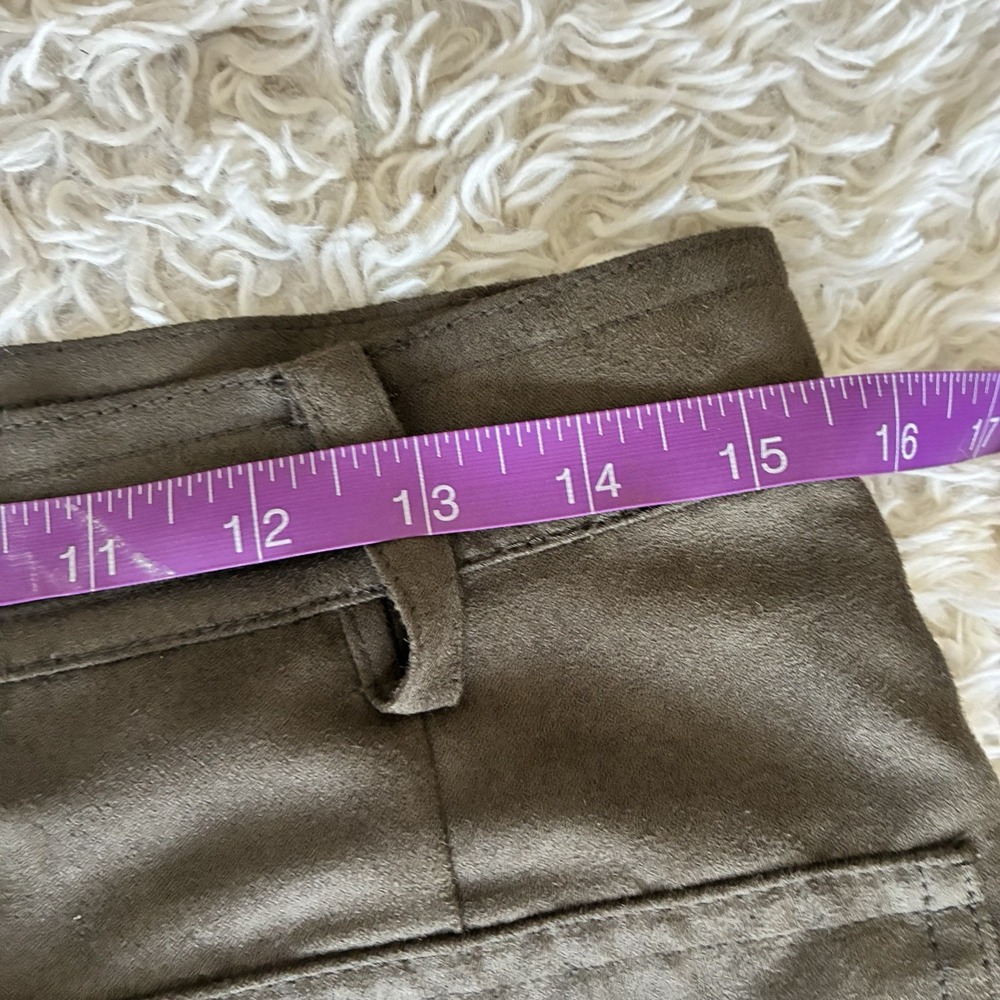 Banana Republic "Portia" Vegan Suede Utility Mini Skirt Sz 8 Cargo Green EUC - Picture 8 of 12